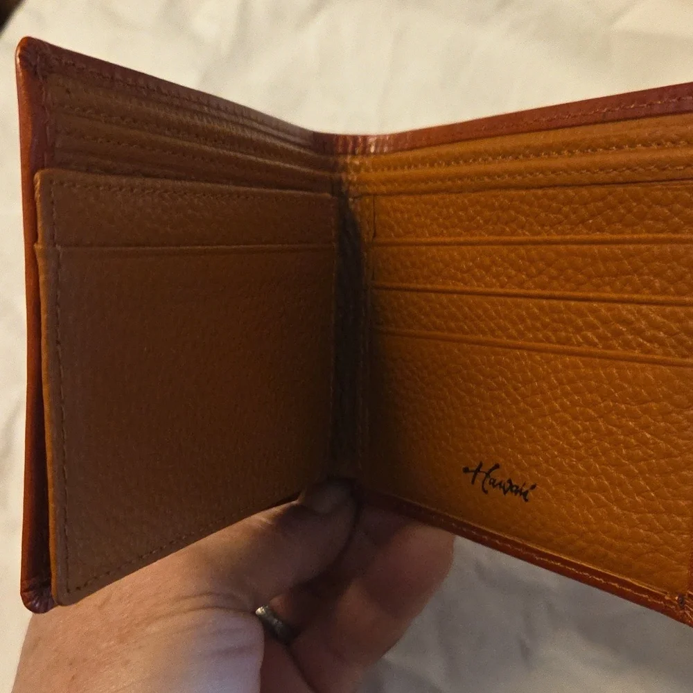 Hawaii Brown Leather Wallet with Turtle Design
